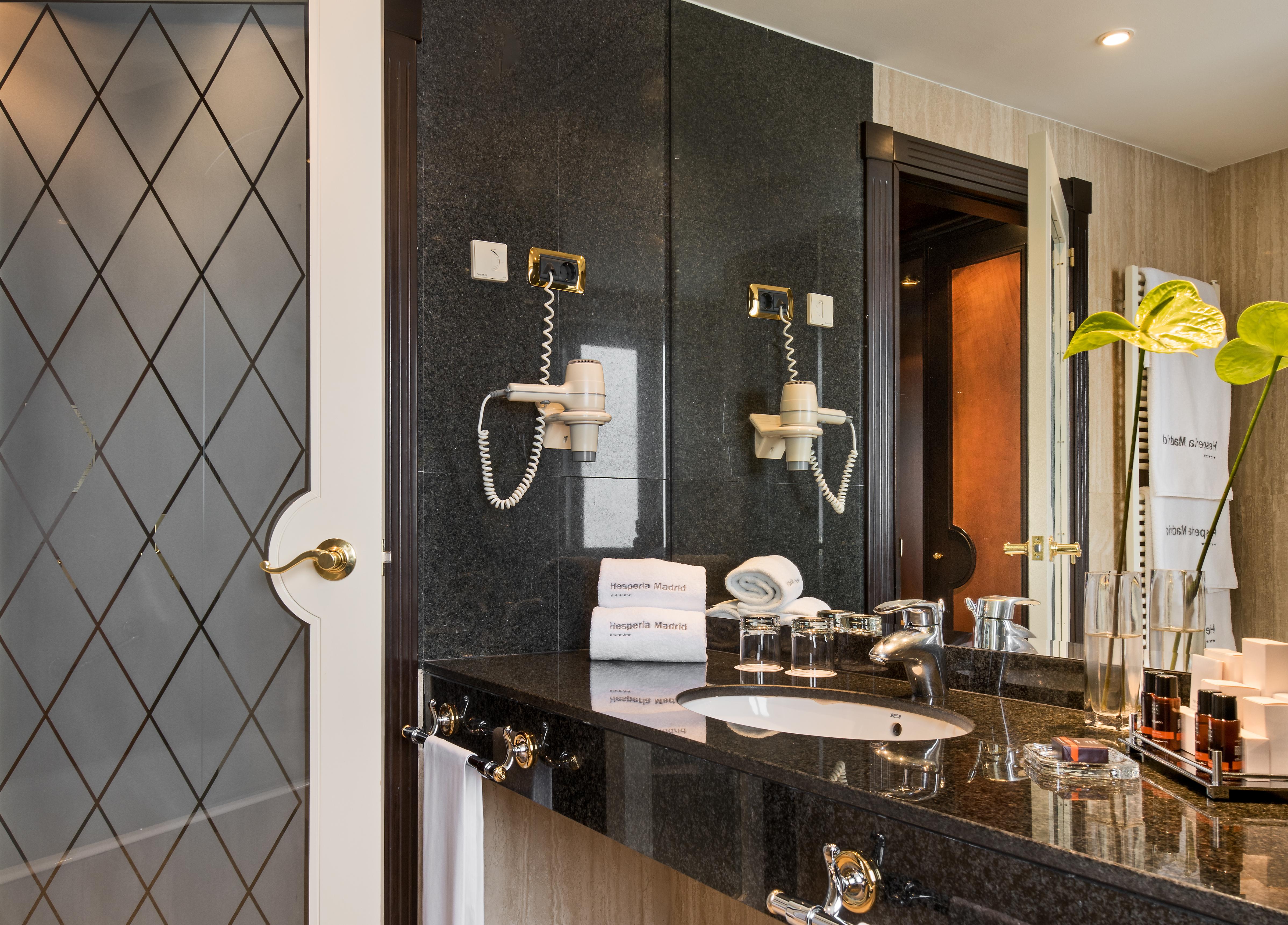 Hyatt Regency Hesperia Madrid Hotel Екстериор снимка