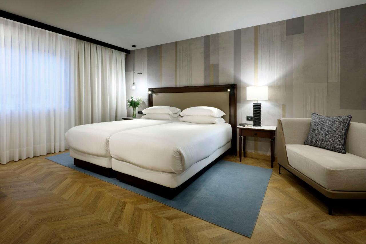 Hyatt Regency Hesperia Madrid Hotel Екстериор снимка