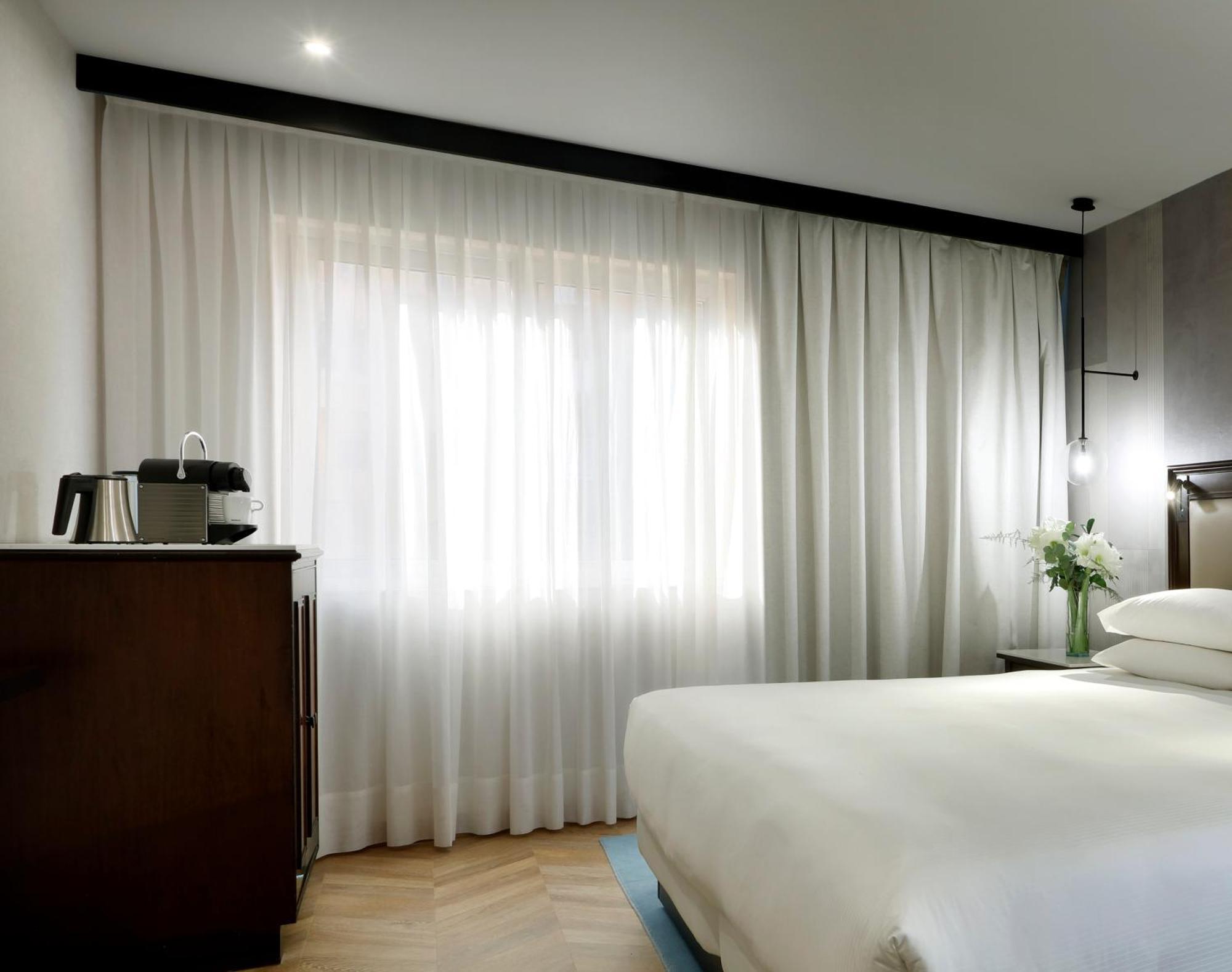 Hyatt Regency Hesperia Madrid Hotel Стая снимка