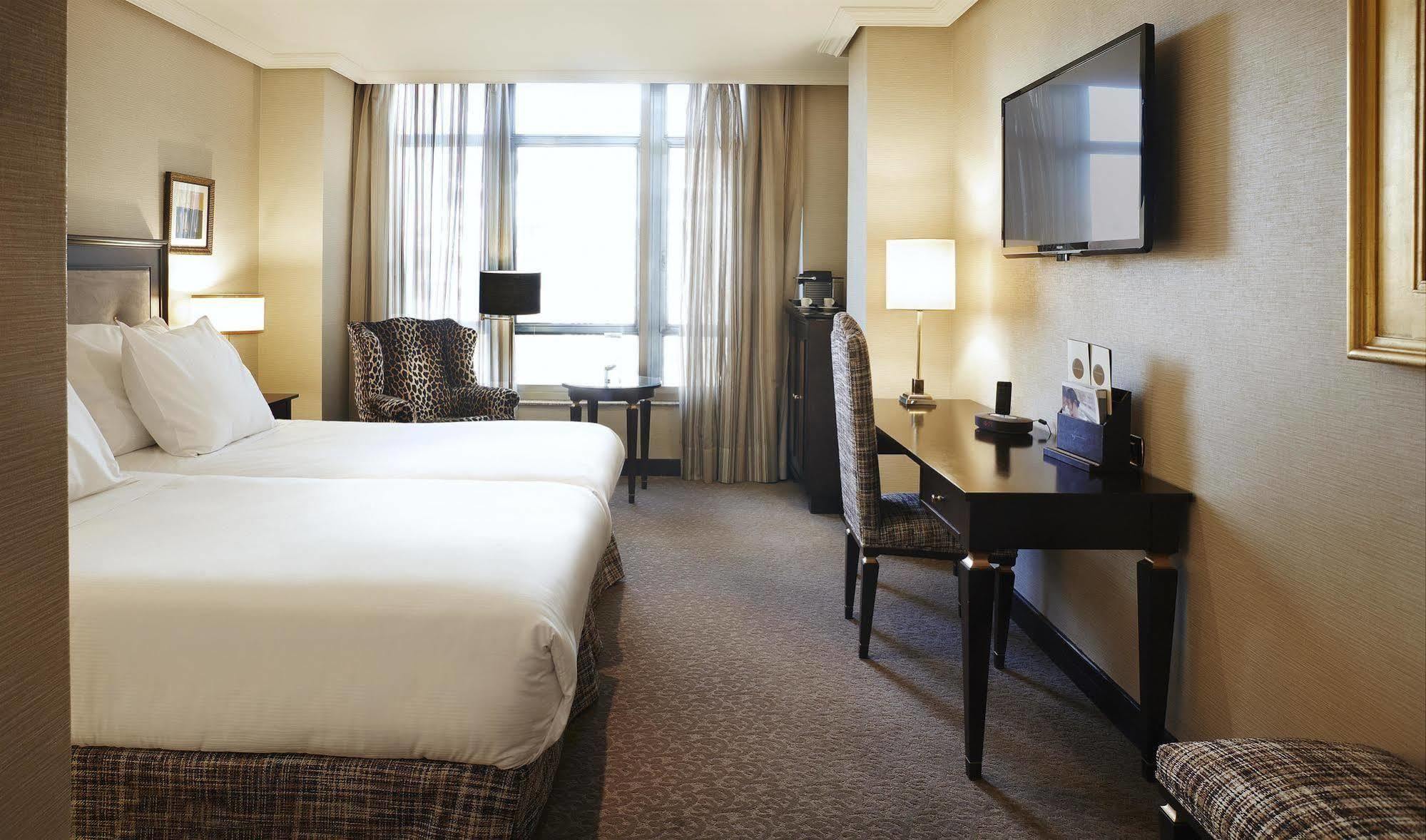 Hyatt Regency Hesperia Madrid Hotel Екстериор снимка