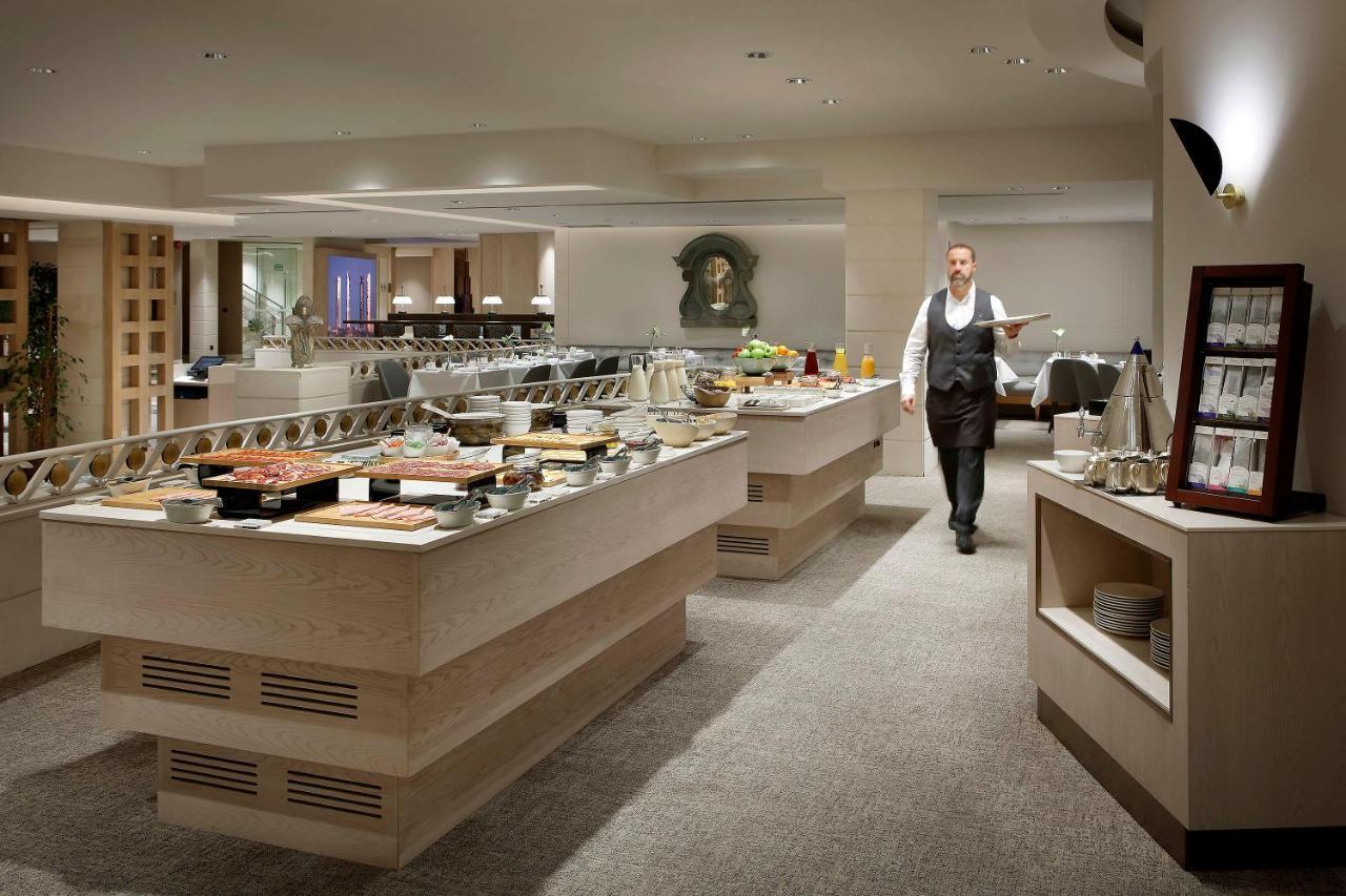 Hyatt Regency Hesperia Madrid Hotel Екстериор снимка